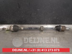 Begagnade Drivaxel, höger fram Nissan Primera (P12) 1.8 16V Pris € 50,00 Marginaltabell erbjuds av V.Deijne Jap.Auto-onderdelen BV