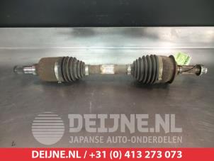 Begagnade Drivaxel, vänster fram Suzuki SX4 (EY/GY) 1.9 DDiS Pris € 50,00 Marginaltabell erbjuds av V.Deijne Jap.Auto-onderdelen BV