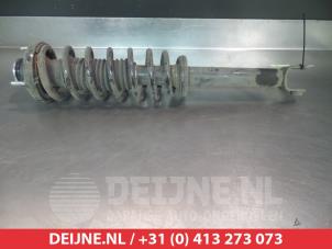 Używane Stopa amortyzatora prawy tyl Chevrolet Epica 2.0 D 16V Cena na żądanie oferowane przez V.Deijne Jap.Auto-onderdelen BV