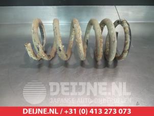 Gebruikte Schroefveer achter Mitsubishi Pajero Hardtop (V6/7) 3.2 DI-D 16V Autom. Prijs € 20,00 Margeregeling aangeboden door V.Deijne Jap.Auto-onderdelen BV