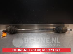 Gebruikte Aandrijfas links-voor Honda CRX (EG/EH) 1.6 ESi 16V Prijs € 35,00 Margeregeling aangeboden door V.Deijne Jap.Auto-onderdelen BV