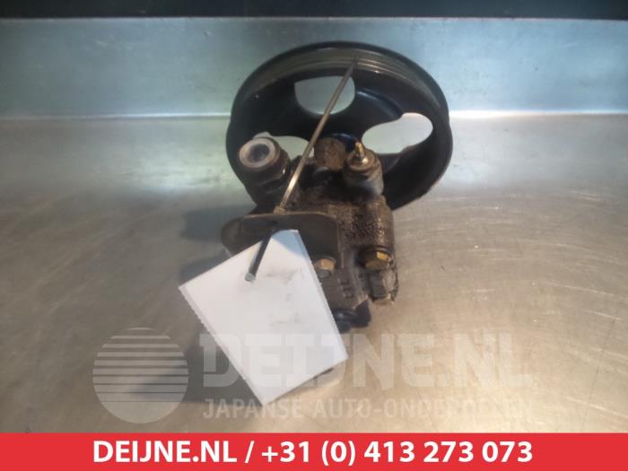 Servostyrningspump från en Mitsubishi Pajero Pinin (H6/H7) 1.8 GDI 16V 3-drs. 2000