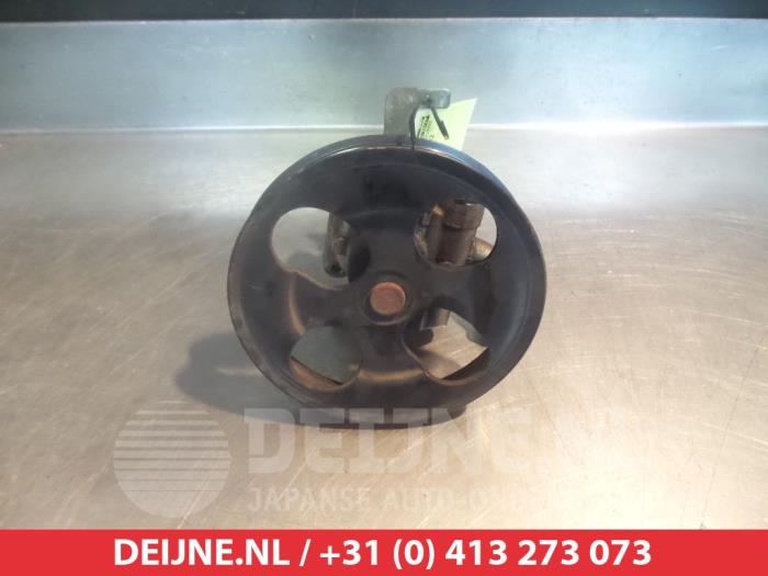 Servostyrningspump från en Mitsubishi Pajero Pinin (H6/H7) 1.8 GDI 16V 3-drs. 2000
