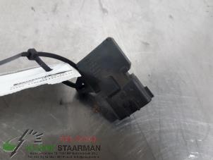 Używane Miernik ilosci powietrza Nissan Note (E11) 1.4 16V Cena € 42,50 Procedura marży oferowane przez Kleine Staarman B.V. Autodemontage