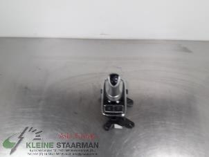 Używane Dzwignia wyboru automatycznej skrzyni biegów Mitsubishi Outlander (GF/GG) 2.0 16V PHEV 4x4 Cena € 51,43 Z VAT oferowane przez Kleine Staarman B.V. Autodemontage