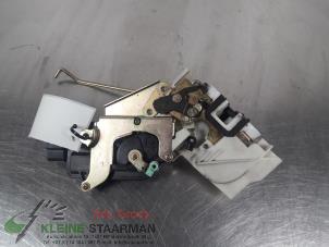 Używane Mechanizm blokady drzwi lewych tylnych wersja 4-drzwiowa Suzuki Wagon-R+ (RB) 1.3 16V Cena € 42,50 Procedura marży oferowane przez Kleine Staarman B.V. Autodemontage