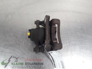 Używane Zacisk hamulcowy prawy tyl Kia Pro cee'd (EDB3) 1.4 CVVT 16V Cena na żądanie oferowane przez Kleine Staarman B.V. Autodemontage