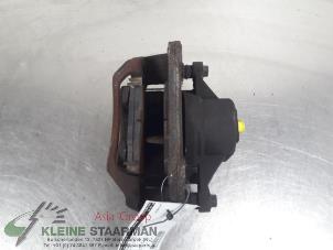 Używane Zacisk hamulcowy prawy przód Kia Pro cee'd (EDB3) 1.4 CVVT 16V Cena € 42,50 Procedura marży oferowane przez Kleine Staarman B.V. Autodemontage