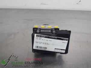 Używane Pompa ABS Kia Pro cee'd (EDB3) 1.4 CVVT 16V Cena na żądanie oferowane przez Kleine Staarman B.V. Autodemontage