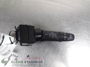 Używane Przelacznik wycieraczki Mitsubishi Outlander (GF/GG) 2.0 16V PHEV 4x4 Cena € 54,45 Z VAT oferowane przez Kleine Staarman B.V. Autodemontage