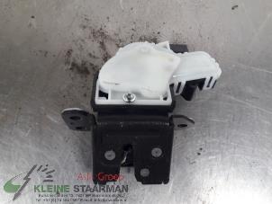 Gebruikte Achterklep Slotmechaniek Mazda CX-5 I (KE,GH) 2.0 SkyActiv-G 16V 2WD Prijs € 60,00 Margeregeling aangeboden door Kleine Staarman B.V. Autodemontage