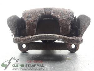 Używane Zacisk hamulcowy lewy tyl Toyota Corolla (E12) 1.6 16V VVT-i Cena € 42,50 Procedura marży oferowane przez Kleine Staarman B.V. Autodemontage