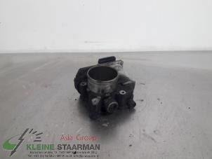 Gebruikte Gasklephuis Nissan Navara (D40) 2.5 dCi 16V 4x4 Prijs € 50,00 Margeregeling aangeboden door Kleine Staarman B.V. Autodemontage