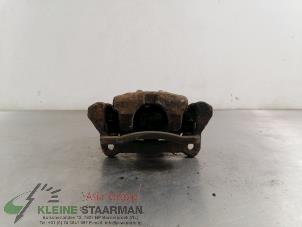 Używane Zacisk hamulcowy lewy tyl Toyota Corolla (E12) 1.6 16V VVT-i Cena € 42,50 Procedura marży oferowane przez Kleine Staarman B.V. Autodemontage