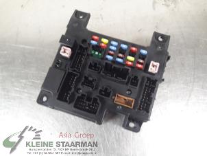 Używane Skrzynka bezpieczników Mitsubishi Outlander (CW) 2.0 16V 4x2 Cena € 125,00 Procedura marży oferowane przez Kleine Staarman B.V. Autodemontage