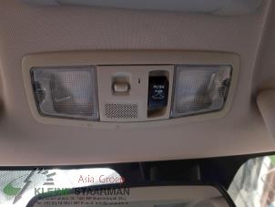 Używane Oswietlenie wewnetrzne przód Mitsubishi Outlander (GF/GG) 2.0 16V PHEV 4x4 Cena € 60,50 Z VAT oferowane przez Kleine Staarman B.V. Autodemontage