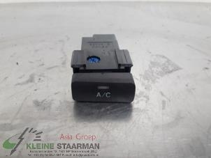 Używane Przelacznik klimatyzacji Toyota Corolla (E12) 1.6 16V VVT-i Cena € 42,50 Procedura marży oferowane przez Kleine Staarman B.V. Autodemontage