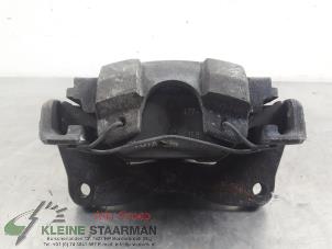 Begagnade Främre bromsok, höger Toyota Yaris III (P13) 1.5 16V Dual VVT-iE Pris € 42,50 Marginaltabell erbjuds av Kleine Staarman B.V. Autodemontage