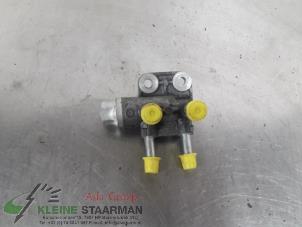 Używane Rozdzielacz cisnienia hamulcowego Mitsubishi Outlander (GF/GG) 2.0 16V PHEV 4x4 Cena € 90,75 Z VAT oferowane przez Kleine Staarman B.V. Autodemontage