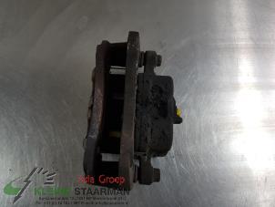 Używane Zacisk hamulcowy prawy przód Mitsubishi Outlander (CW) 2.4 16V Mivec 4x2 Cena € 42,50 Procedura marży oferowane przez Kleine Staarman B.V. Autodemontage