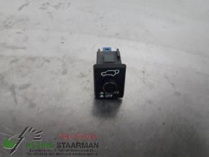 Używane Przelacznik pokrywy bagaznika Mitsubishi Outlander (GF/GG) 2.0 16V PHEV 4x4 Cena na żądanie oferowane przez Kleine Staarman B.V. Autodemontage