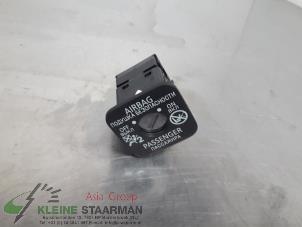 Używane Przelacznik poduszki powietrznej Mitsubishi Outlander (GF/GG) 2.0 16V PHEV 4x4 Cena € 51,43 Z VAT oferowane przez Kleine Staarman B.V. Autodemontage