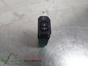 Używane Przelacznik reflektora LHV Mitsubishi Outlander (CW) 2.0 16V 4x2 Cena na żądanie oferowane przez Kleine Staarman B.V. Autodemontage