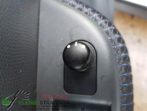 Używane Przelacznik lusterka Suzuki Swift (ZA/ZC/ZD1/2/3/9) 1.3 VVT 16V Cena € 42,50 Procedura marży oferowane przez Kleine Staarman B.V. Autodemontage