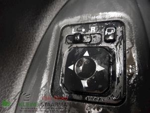 Używane Przelacznik lusterka Mitsubishi Outlander (GF/GG) 2.0 16V 4x2 Cena € 51,43 Z VAT oferowane przez Kleine Staarman B.V. Autodemontage