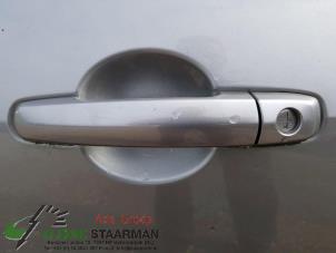 Używane Uchwyt drzwi lewych wersja 2-drzwiowa Suzuki Swift (ZA/ZC/ZD1/2/3/9) 1.3 VVT 16V Cena € 42,50 Procedura marży oferowane przez Kleine Staarman B.V. Autodemontage