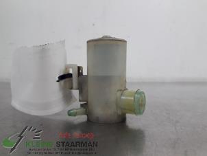 Używane Pompa spryskiwacza przód Suzuki Swift (ZA/ZC/ZD1/2/3/9) 1.3 VVT 16V Cena € 42,50 Procedura marży oferowane przez Kleine Staarman B.V. Autodemontage