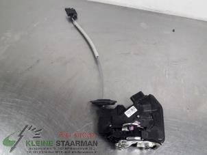 Gebruikte Deurslot Mechaniek 4Deurs links-achter Kia Optima Sportswagon (JFF) 1.7 CRDi 16V Prijs € 90,00 Margeregeling aangeboden door Kleine Staarman B.V. Autodemontage