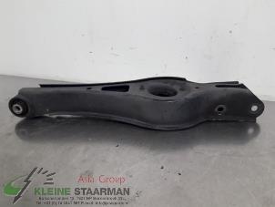 Gebruikte Draagarm onder links-achter Kia Optima Sportswagon (JFF) 1.7 CRDi 16V Prijs € 90,00 Margeregeling aangeboden door Kleine Staarman B.V. Autodemontage