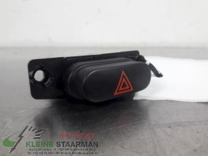 Begagnade Nödbelysningsbrytare Hyundai i10 (F5) 1.1i 12V Pris € 42,50 Marginaltabell erbjuds av Kleine Staarman B.V. Autodemontage