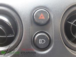 Begagnade Nödbelysningsbrytare Mazda MX-5 (NA18/35/6C/8C) 1.6i 16V Pris € 42,50 Marginaltabell erbjuds av Kleine Staarman B.V. Autodemontage