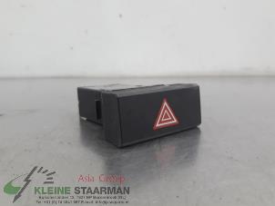 Begagnade Nödbelysningsbrytare Hyundai i10 (B5) 1.0 12V Pris € 42,50 Marginaltabell erbjuds av Kleine Staarman B.V. Autodemontage