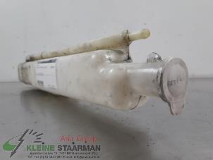 Używane Zbiornik rozprezny Mitsubishi Outlander (CU) 2.0 16V 4x2 Cena € 42,50 Procedura marży oferowane przez Kleine Staarman B.V. Autodemontage