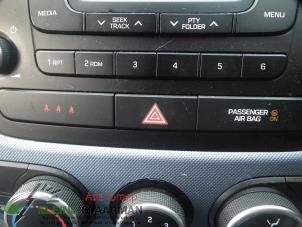 Begagnade Nödbelysningsbrytare Hyundai i10 (B5) 1.0 12V Pris € 42,50 Marginaltabell erbjuds av Kleine Staarman B.V. Autodemontage