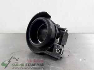 Gebruikte Luchthoeveelheidsmeter Suzuki S-Cross (AD) 1.6 16V 4x4 Prijs € 42,50 Margeregeling aangeboden door Kleine Staarman B.V. Autodemontage