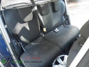 Używane Pas bezpieczenstwa srodkowy tyl Toyota Yaris II (P9) 1.0 12V VVT-i Cena € 42,50 Procedura marży oferowane przez Kleine Staarman B.V. Autodemontage