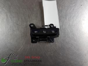 Gebruikte Stoelverstellings Schakelaar Kia Niro I (DE) 1.6 GDI Hybrid Prijs € 75,00 Margeregeling aangeboden door Kleine Staarman B.V. Autodemontage