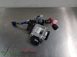 Używane Stacyjka + sterownik Hyundai i30 (FD) 1.6 CVVT 16V Cena € 150,00 Procedura marży oferowane przez Kleine Staarman B.V. Autodemontage