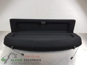 Używane Pólka tylna Mazda 3 Sport (BK) 1.6i 16V Cena € 40,00 Procedura marży oferowane przez Kleine Staarman B.V. Autodemontage