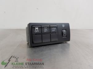 Używane Przelacznik (rózne) Mazda 3 (BM/BN) 2.0 SkyActiv-G 120 16V Cena € 75,00 Procedura marży oferowane przez Kleine Staarman B.V. Autodemontage