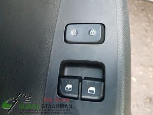 Używane Przelacznik elektrycznej szyby Kia Picanto (JA) 1.0 12V Cena € 42,50 Procedura marży oferowane przez Kleine Staarman B.V. Autodemontage