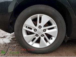Używane Zestaw felg sportowych + opony Toyota Auris (E18) 1.8 16V Hybrid Cena € 200,00 Procedura marży oferowane przez Kleine Staarman B.V. Autodemontage
