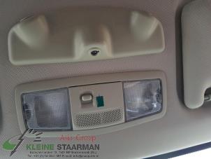 Używane Oswietlenie wewnetrzne przód Mitsubishi Outlander (GF/GG) 2.0 16V PHEV 4x4 Cena € 60,50 Z VAT oferowane przez Kleine Staarman B.V. Autodemontage