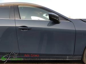 Używane Drzwi prawe przednie wersja 4-drzwiowa Mazda 3 Sport (BP) 2.0 SkyActiv-G 122 Mild Hybrid 16V Cena € 400,00 Procedura marży oferowane przez Kleine Staarman B.V. Autodemontage