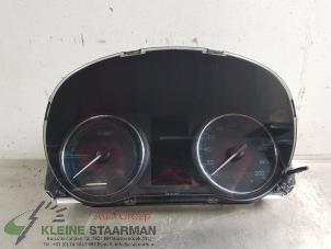 Używane Tablica rozdzielcza Mitsubishi Outlander (GF/GG) 2.0 16V PHEV 4x4 Cena € 181,50 Z VAT oferowane przez Kleine Staarman B.V. Autodemontage