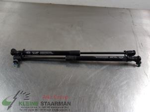 Gebruikte Set Gasdempers Achterklep Kia Niro I (DE) 1.6 GDI Hybrid Prijs € 60,00 Margeregeling aangeboden door Kleine Staarman B.V. Autodemontage